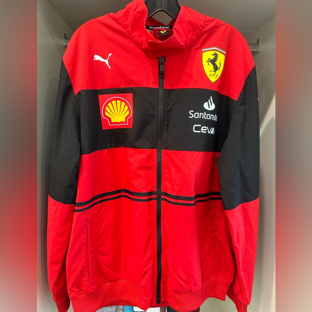 Men’s Ferrari Puma Jacket Lightweight Size L NWOT
